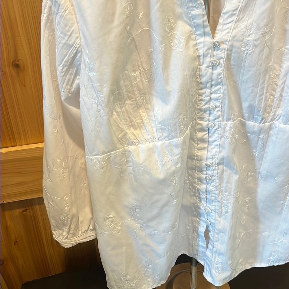 St. John's Bay White Button Down Shirt - Picture 3 of 8